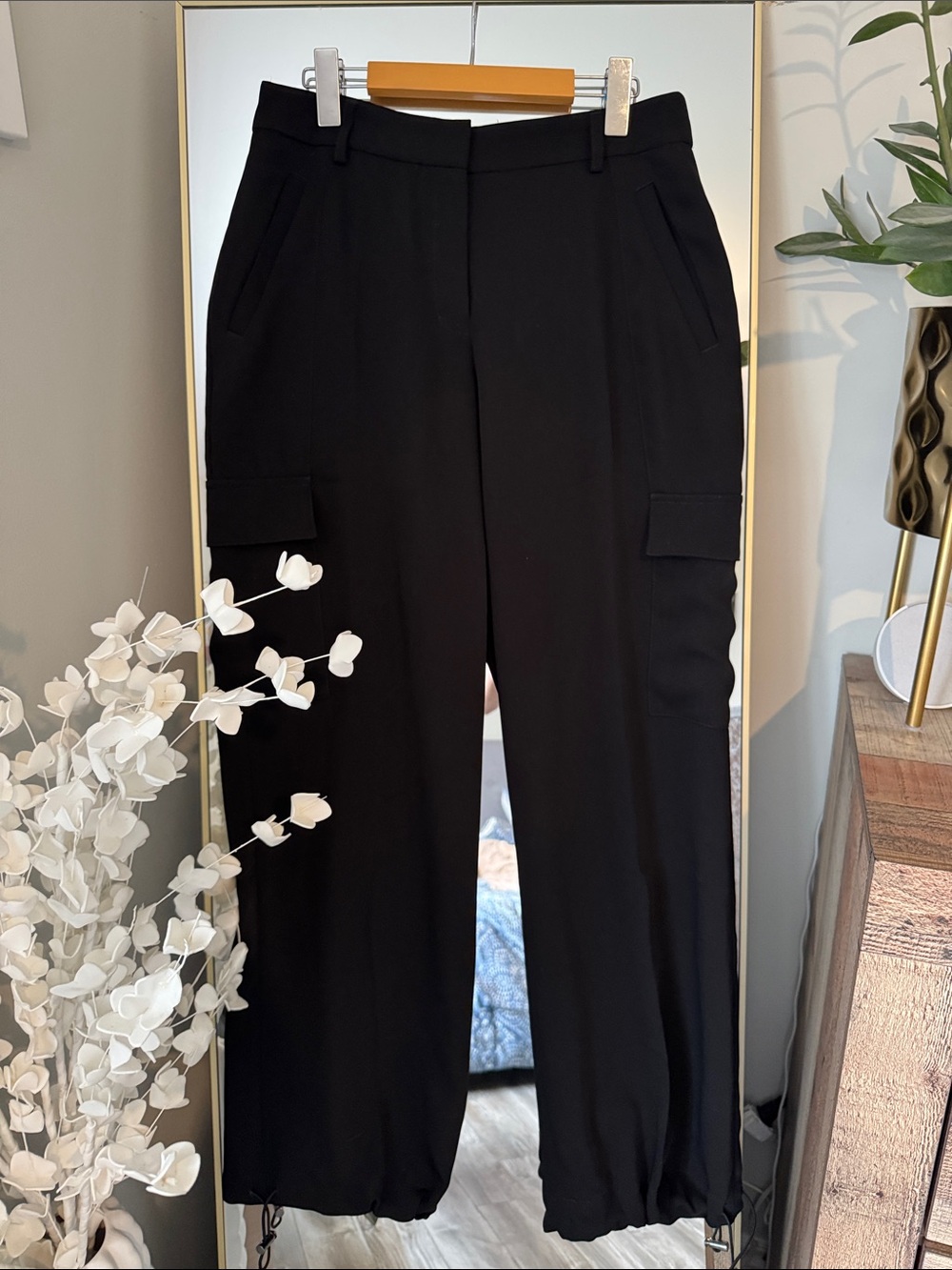 Express Black Women's Cargo-Style Wide Leg Pants